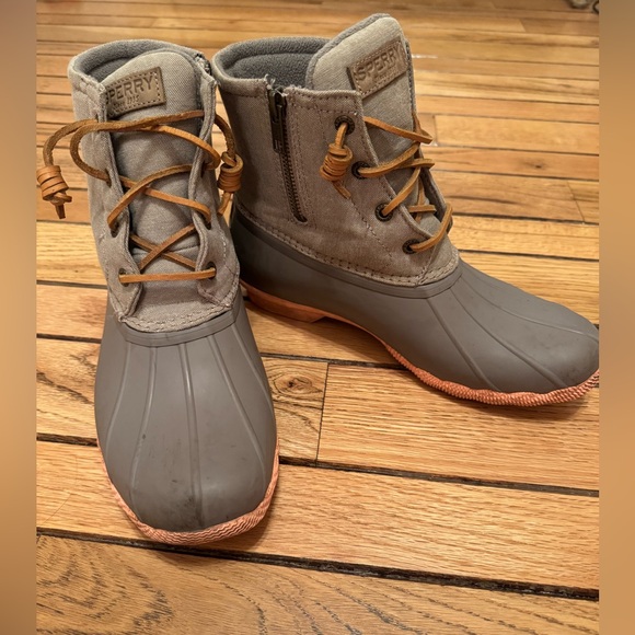Sperry Saltwater Duck Boots Waterproof Rubber Lace Up Gray and Coral Pink - Picture 3 of 4